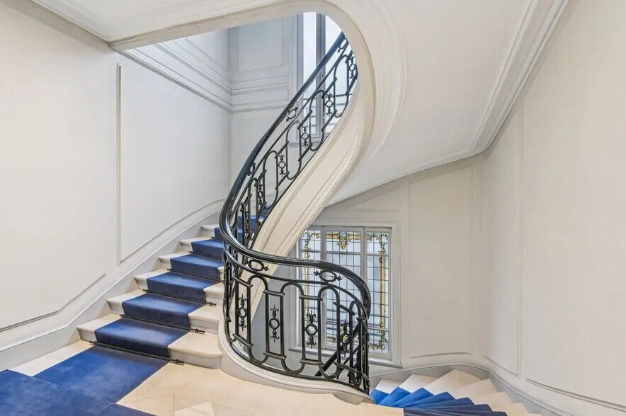 17 Rue De Miromesnil, Paris à louer - Photo de l’immeuble – Image 3 sur 9