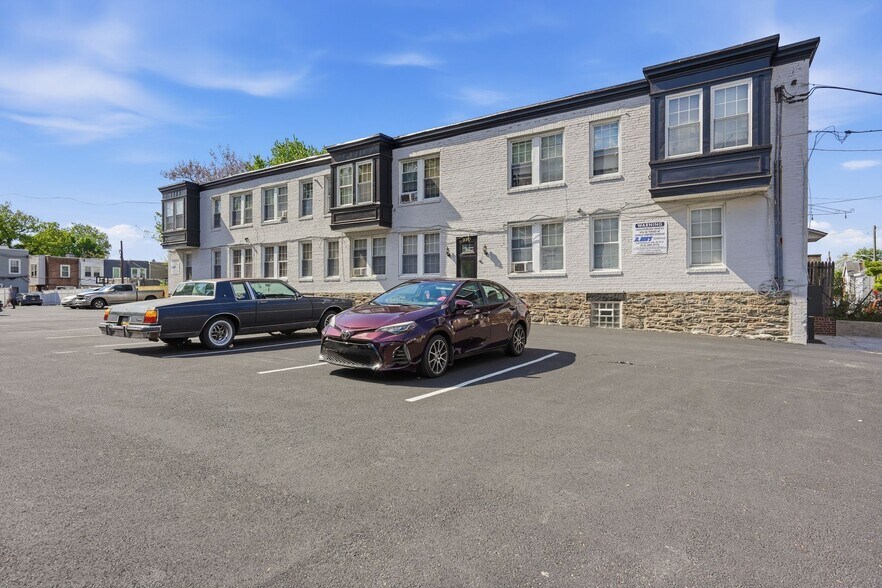 230 E Sharpnack St, Philadelphia, PA à vendre - Photo de l’immeuble – Image 2 sur 34