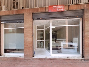Local commercial dans Sant Joan Despí, Barcelona à louer Photo intérieure– Image 1 sur 9