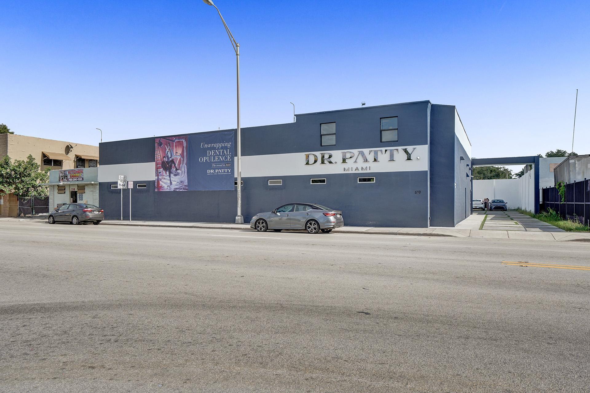 530 NW 54th St, Miami, FL à louer Photo principale– Image 1 sur 43
