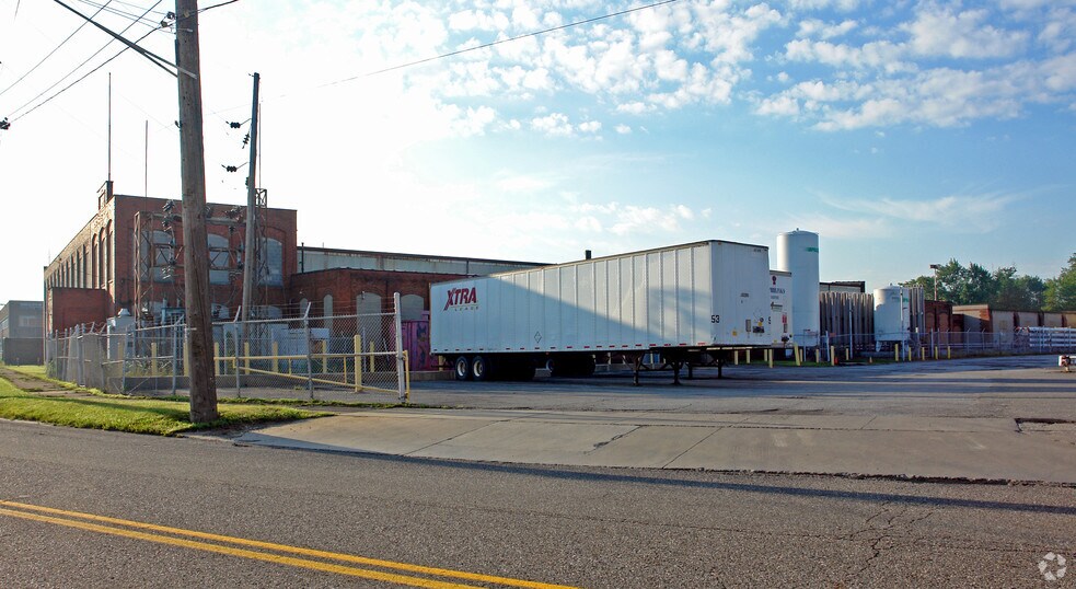 310 Dana St NE, Warren, OH à vendre - Photo de l’immeuble – Image 2 sur 15