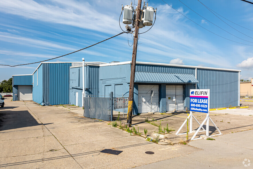 Value-Add Industrial | Income-Generating portefeuille de 3 biens à vendre sur LoopNet.fr - Photo de l’immeuble – Image 1 sur 16