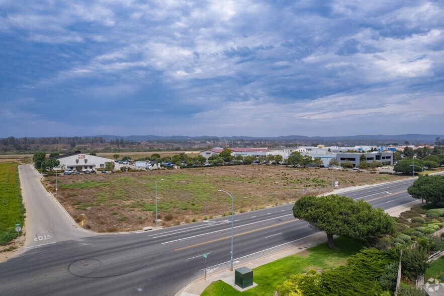 1035 W Central Ave, Lompoc, CA à vendre - Aérien – Image 2 sur 18