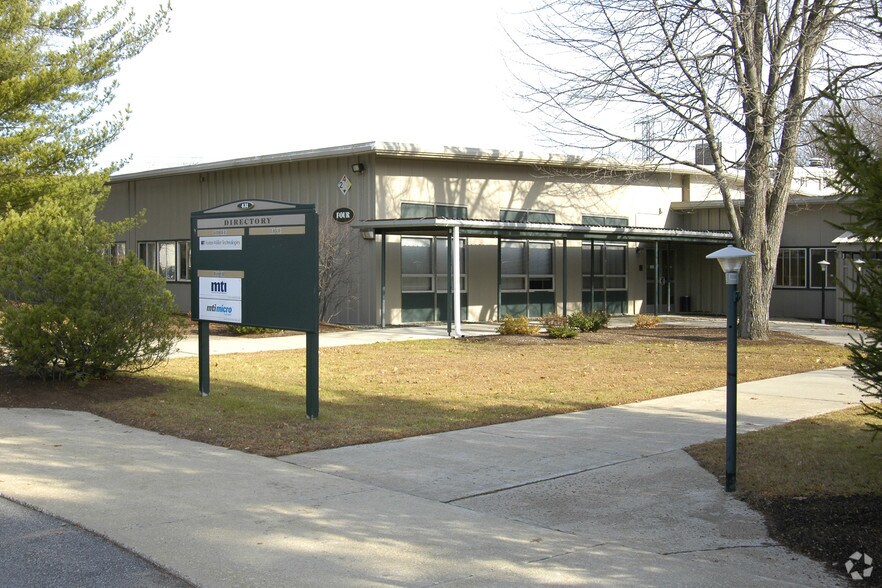 431 New Karner Rd, Colonie, NY à louer - Photo de l’immeuble – Image 2 sur 19