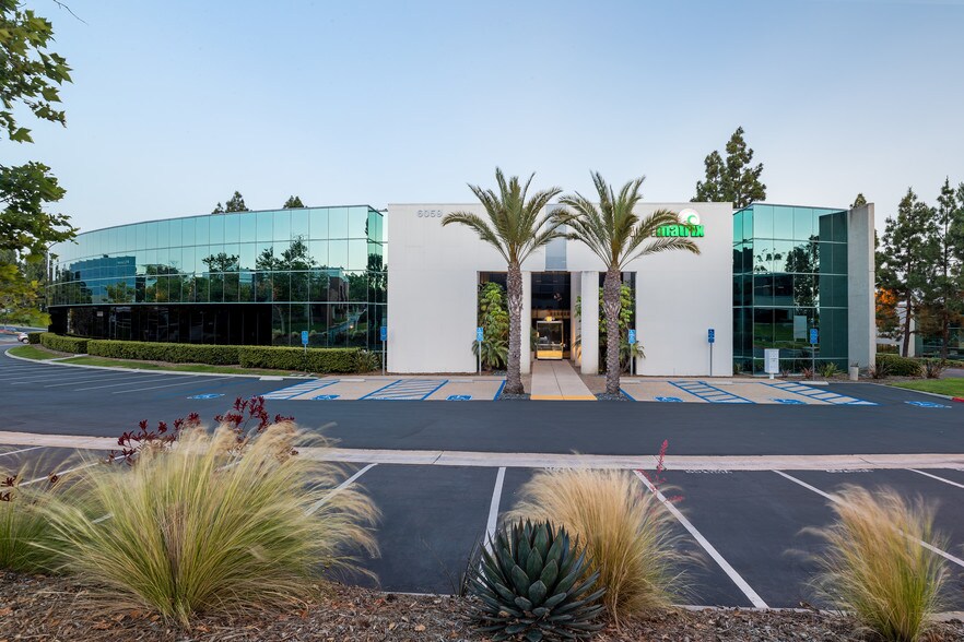 6059 Cornerstone Ct W, San Diego, CA à louer - Photo principale – Image 1 sur 11