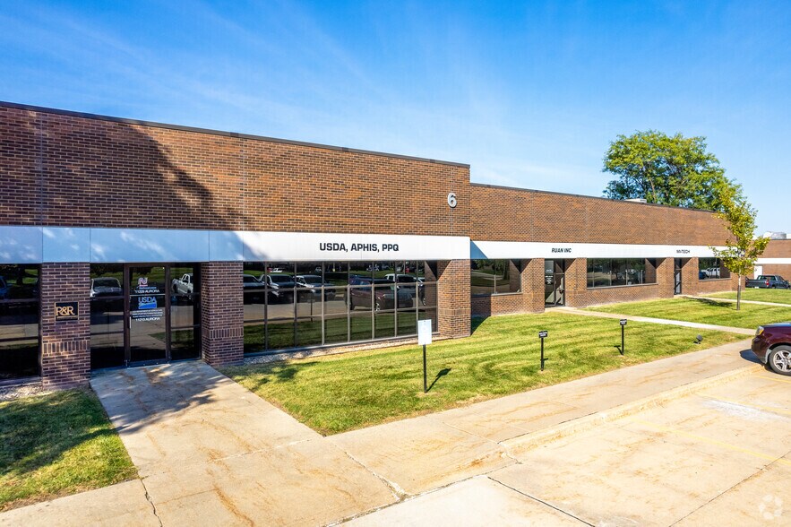 11201-11243 Aurora Ave, Urbandale, IA à louer - Photo de l’immeuble – Image 2 sur 6