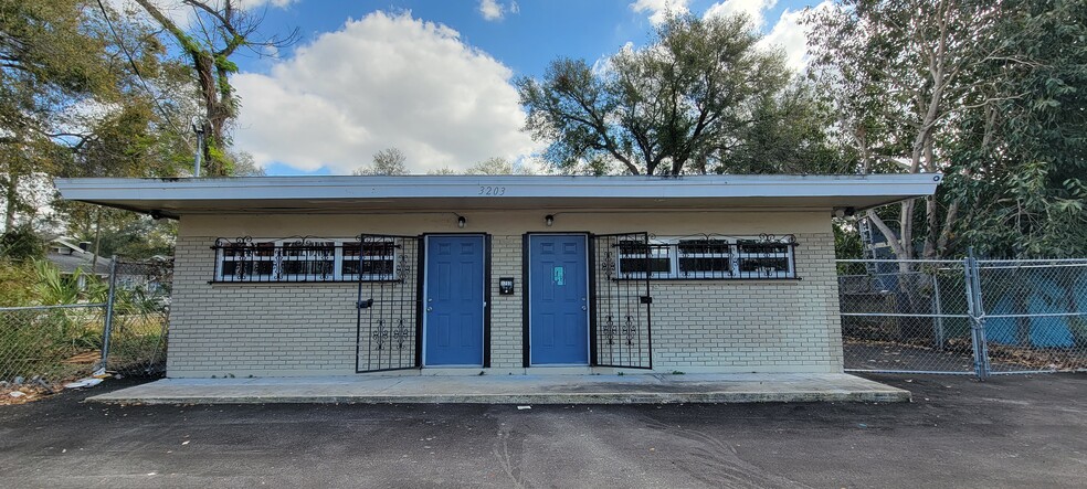 3203 N Nebraska Ave, Tampa, FL à louer - Photo de l’immeuble – Image 1 sur 16