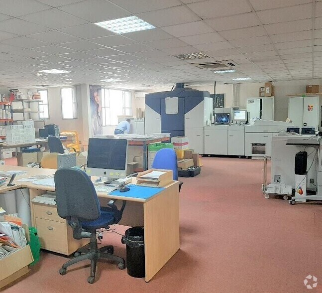 Bureau dans Madrid, Madrid à vendre - Photo de l’immeuble – Image 1 sur 12