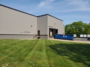 220 Highland St St, East Bridgewater, MA à louer Photo de l’immeuble– Image 1 sur 3