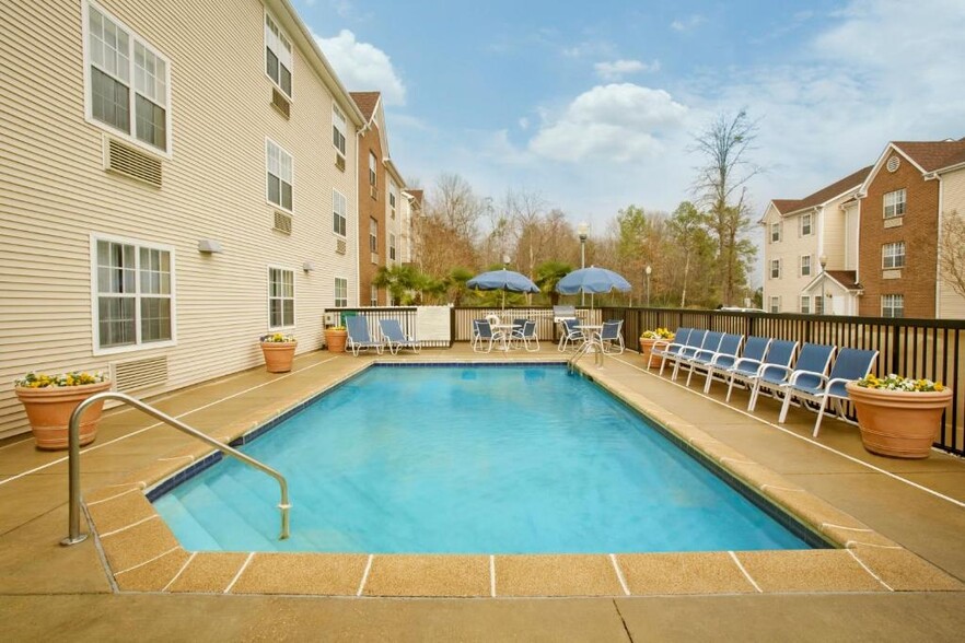 572 E Beasley Rd, Jackson, MS à vendre - Photo de l’immeuble – Image 1 sur 23