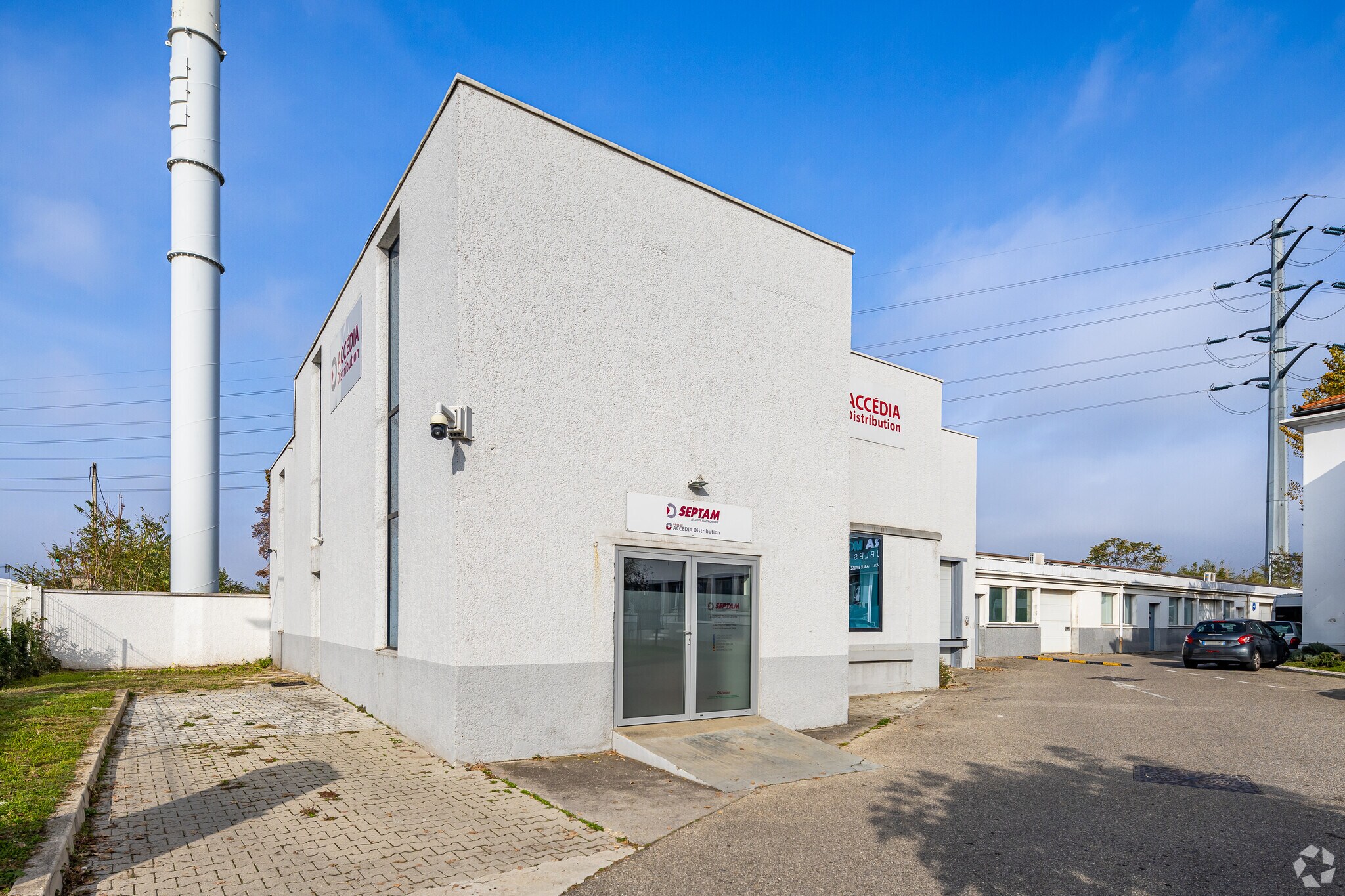 195 Avenue Francis De Pressensé, Vénissieux à louer Photo principale– Image 1 sur 12