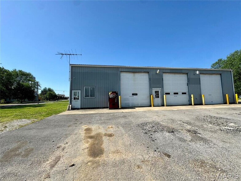 100 W Foreman St, Jonesburg, MO à vendre - Photo de l’immeuble – Image 3 sur 13