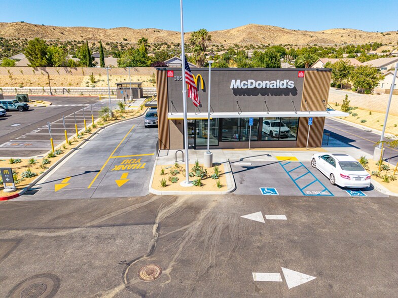 3854 Rancho Vista Blvd, Palmdale, CA à vendre - Photo de l’immeuble – Image 2 sur 8