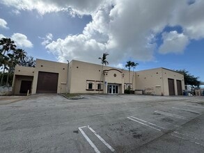 3020 SW 10th St, Pompano Beach, FL à louer Photo intérieure– Image 1 sur 3