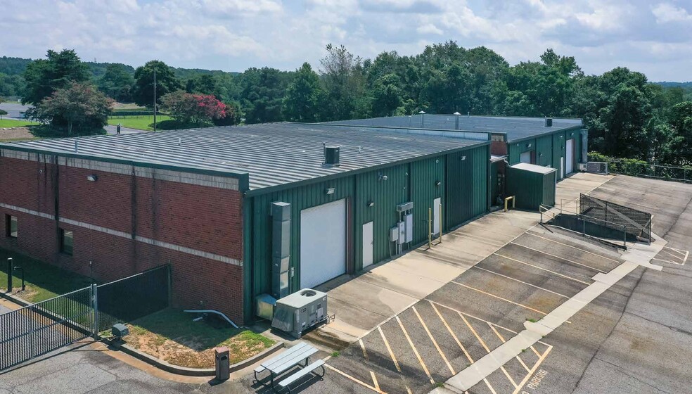 1023 Barrow Industrial Pky, Auburn, GA à vendre - Photo de l’immeuble – Image 2 sur 3