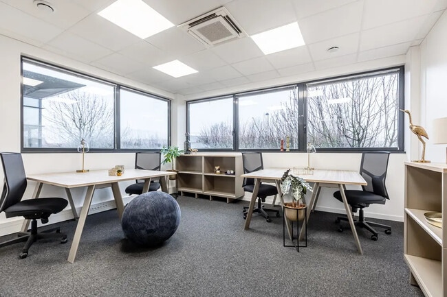 Plus de détails pour 6 Rue Blaise Pascal, Élancourt - Coworking à louer