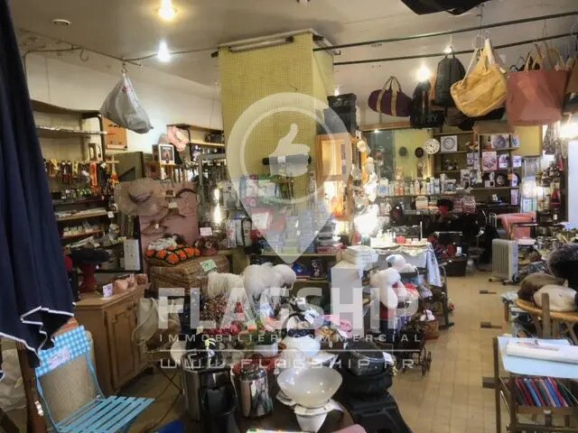 Local commercial dans Saint-Cloud à louer - Photo intérieure – Image 2 sur 9