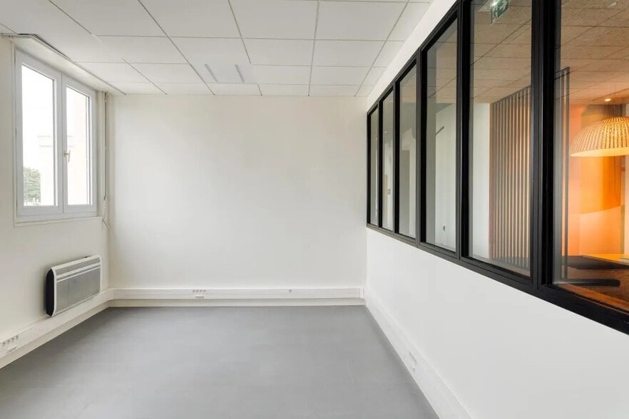 Bureau dans Avrillé à louer - Photo de l’immeuble – Image 3 sur 8