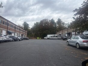 1147 River Rd, Charlottesville, VA à louer Photo intérieure– Image 1 sur 3