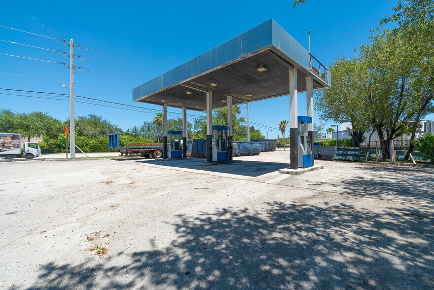 1126 Dr Martin Luther King Jr Blvd, Pompano Beach, FL à vendre - Photo de l’immeuble – Image 2 sur 14