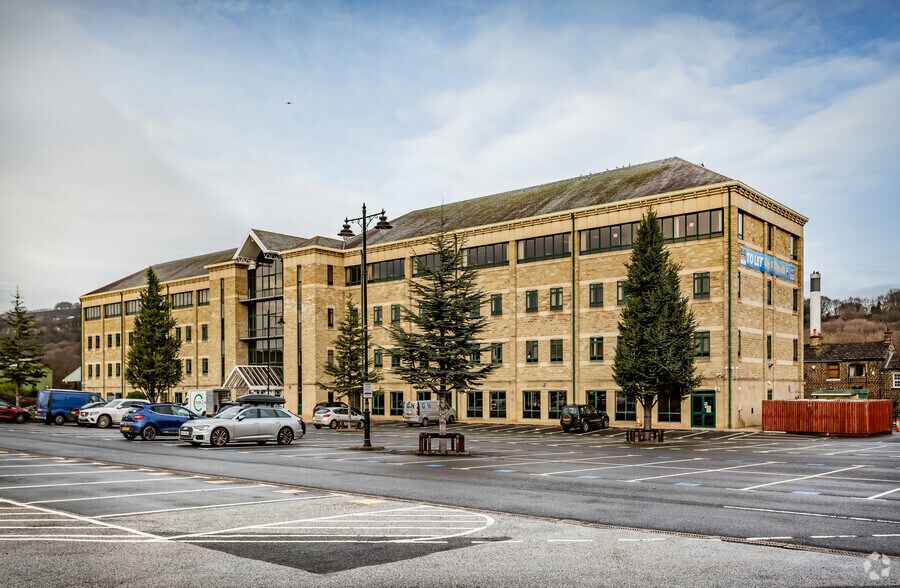 Salts Mill Rd, Shipley à louer - Photo de l’immeuble – Image 2 sur 9
