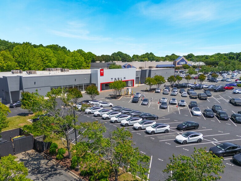 2620 N Main St, High Point, NC à vendre - Photo de l’immeuble – Image 2 sur 10