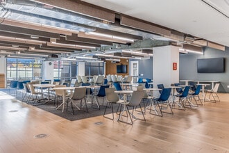 153 Townsend St, San Francisco, CA à louer Photo intérieure– Image 1 sur 3