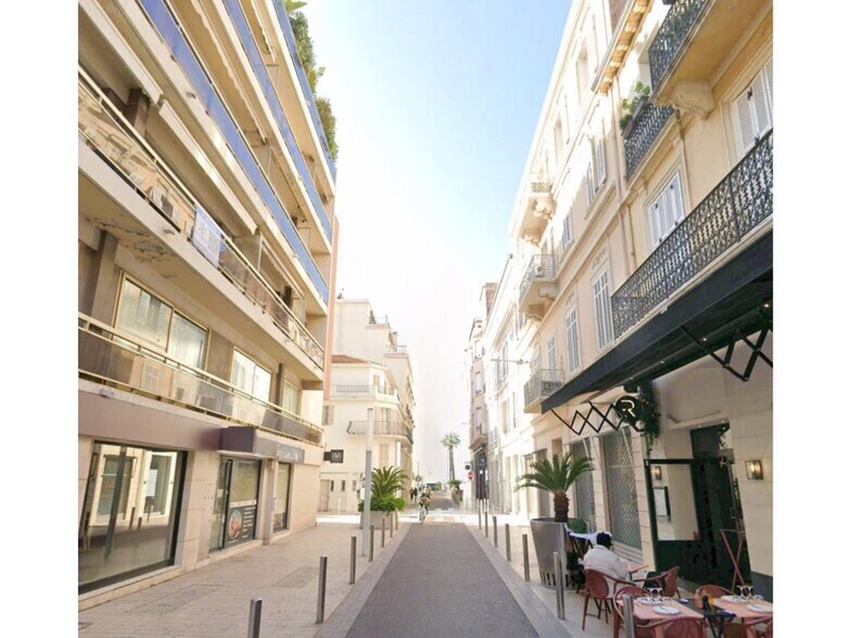 Local commercial dans Cannes à louer - Photo de l’immeuble – Image 2 sur 5