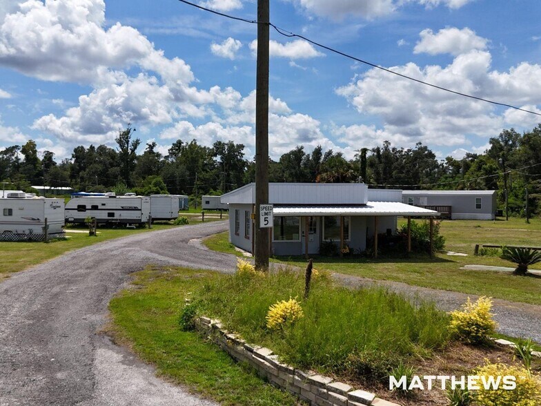 2785 S Byron Butler Pky, Perry, FL à vendre - Photo de l’immeuble – Image 1 sur 6