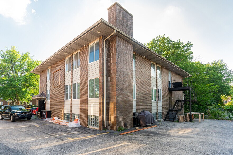 919 Greenbrier Rd, Dekalb, IL à vendre - Photo de l’immeuble – Image 3 sur 19