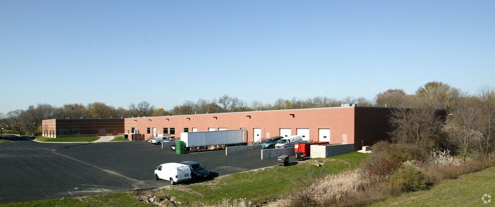13100 W Lisbon Rd, Brookfield, WI à louer - Photo de l’immeuble – Image 2 sur 7