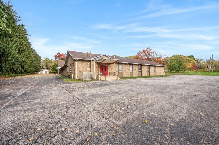 1900 East Ave, Akron, OH à vendre - Photo de l’immeuble – Image 3 sur 11