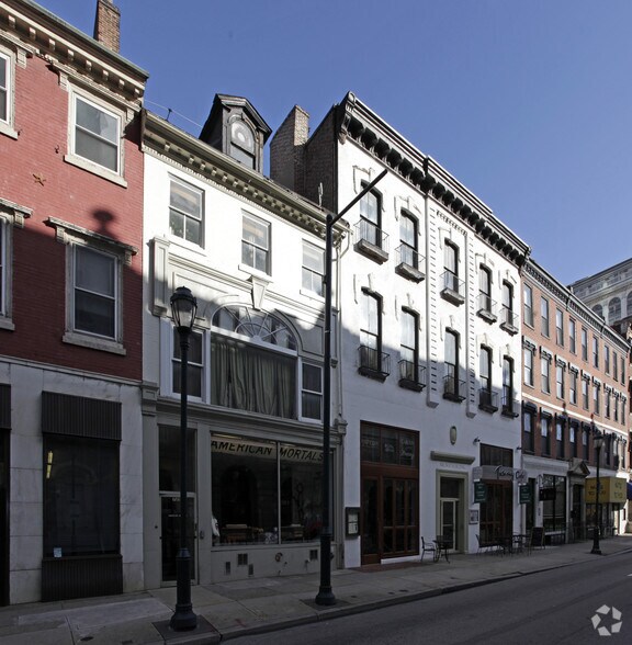 725-729 Walnut St, Philadelphia, PA à louer - Photo de l’immeuble – Image 2 sur 11
