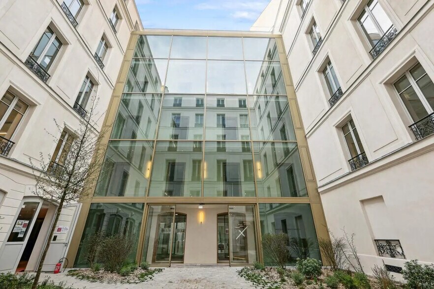 122 Rue La Boétie, Paris à louer - Photo de l’immeuble – Image 2 sur 14