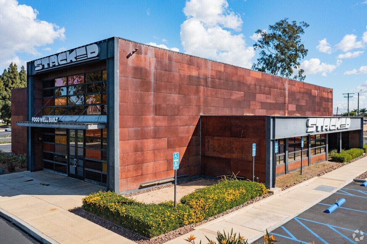 239 Los Cerritos Mall, Cerritos, CA à louer Photo intérieure– Image 1 sur 1