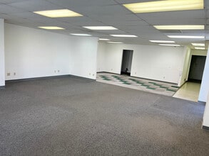 10121 Imperial Ave, Cupertino, CA à louer Photo intérieure– Image 2 sur 4
