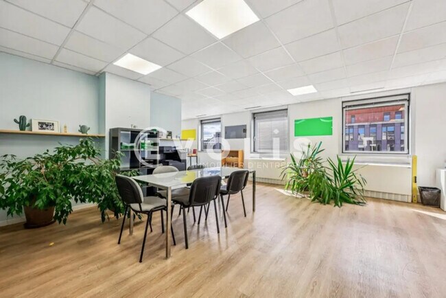 Plus de détails pour 1 Rue Du Centre, Noisy-le-Grand - Bureau à louer