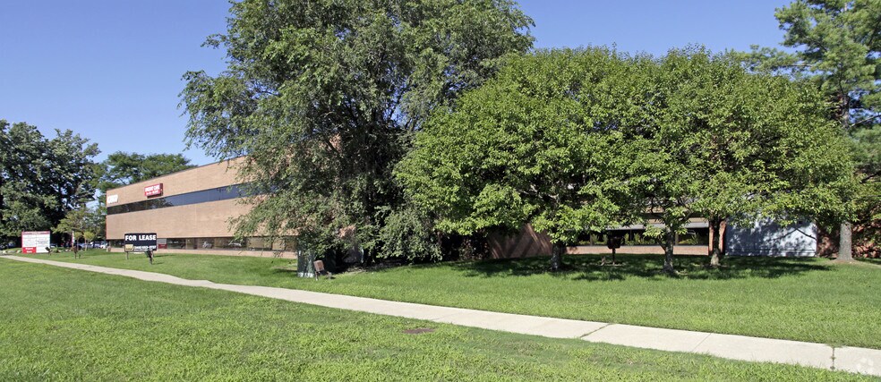 43900 Garfield Rd, Clinton Township, MI à louer - Photo de l’immeuble – Image 3 sur 3