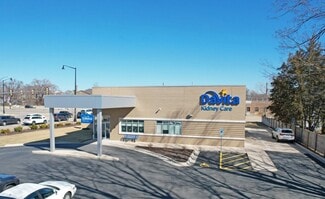 Plus de détails pour 615 Harrison Ave, Rockford, IL - Santé à vendre