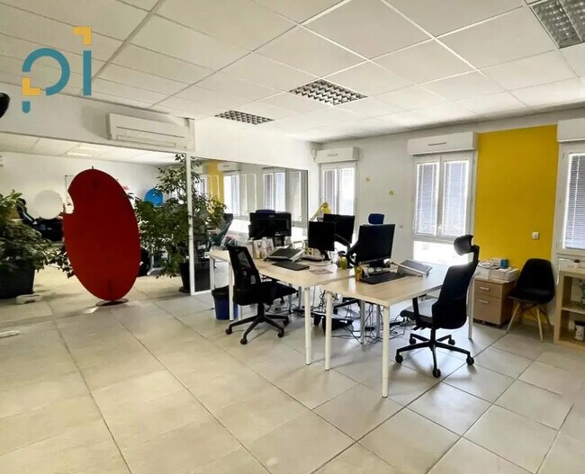 Plus de détails pour Bureau à vendre