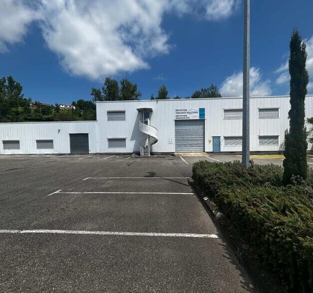 Industriel/Logistique dans Lafrancaise à vendre - Photo de l’immeuble – Image 2 sur 6