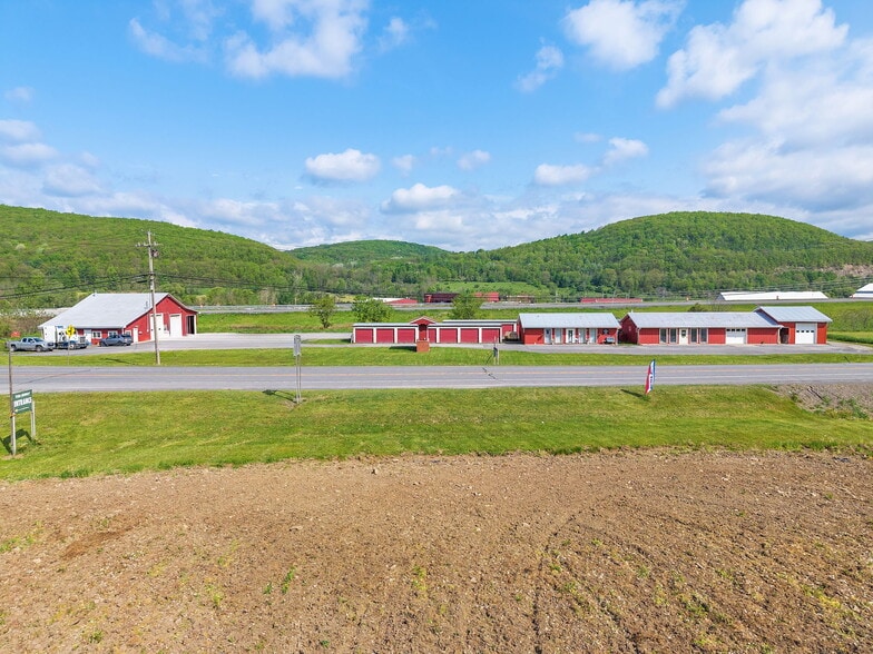 1225 NY-7, Richmondville, NY à vendre - Photo principale – Image 1 sur 38