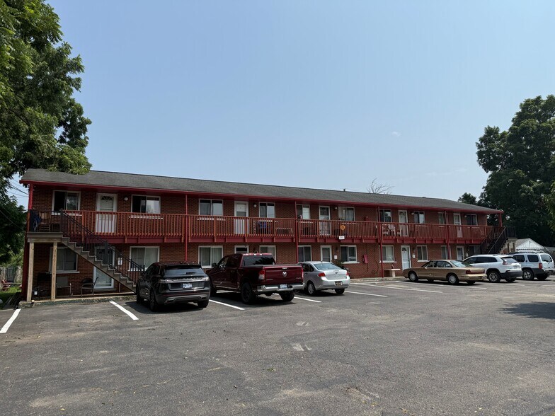 235 Washington St, South Lyon, MI à vendre - Photo de l’immeuble – Image 1 sur 3