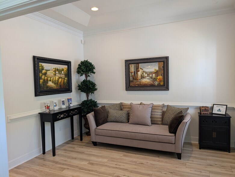 1815 Lockeway Dr, Alpharetta, GA à vendre - Photo de l’immeuble – Image 2 sur 13