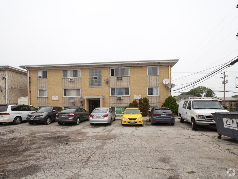 7005 W Gunnison St, Harwood Heights, IL à vendre - Photo principale – Image 1 sur 4