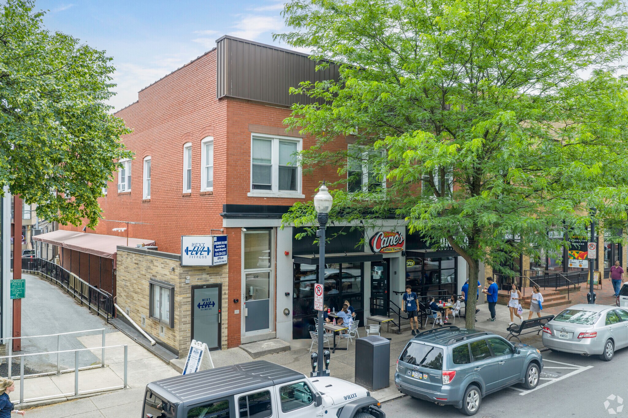 228-232 E College Ave, State College, PA à vendre Photo de l’immeuble– Image 1 sur 34