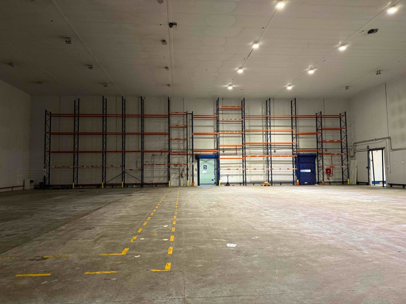 Industriel/Logistique dans Madrid, Madrid à louer Photo principale– Image 1 sur 3