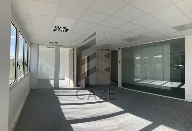 Plus de détails pour Bureau à louer