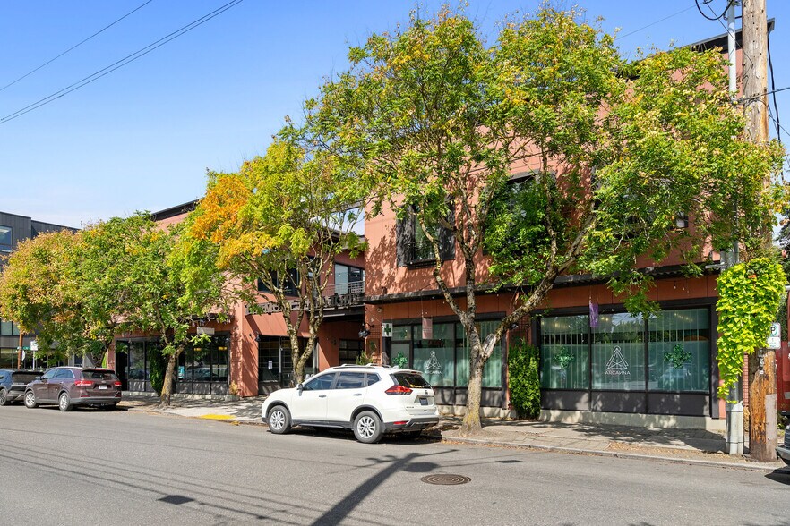 4605 NE Fremont St, Portland, OR à louer - Photo de l’immeuble – Image 3 sur 13