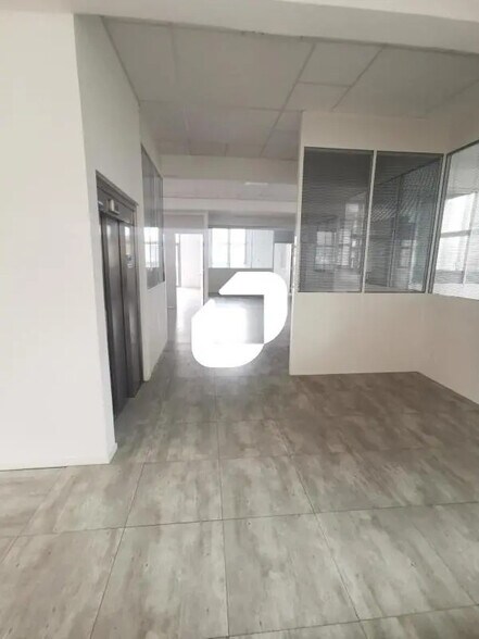 Bureau dans Joinville-le-Pont à louer - Photo de l’immeuble – Image 2 sur 12
